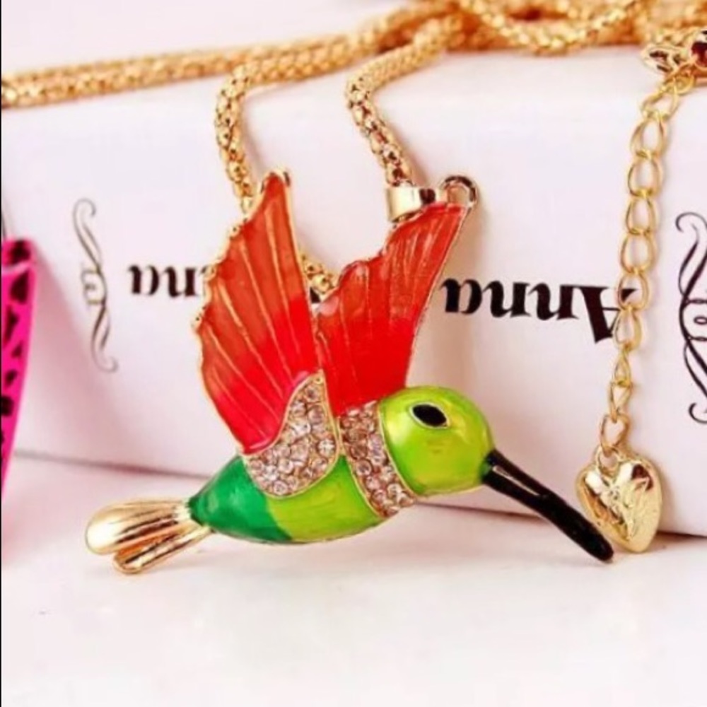 NWT BETSEY JOHNSON "Humming bird!!"
(PRICE FIRM/ NO OFFERS)